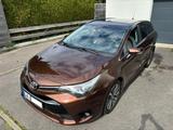 Toyota Avensis 1,6-l-D-4D Edition-S Touring Sports - Toyota Avensis: D4d