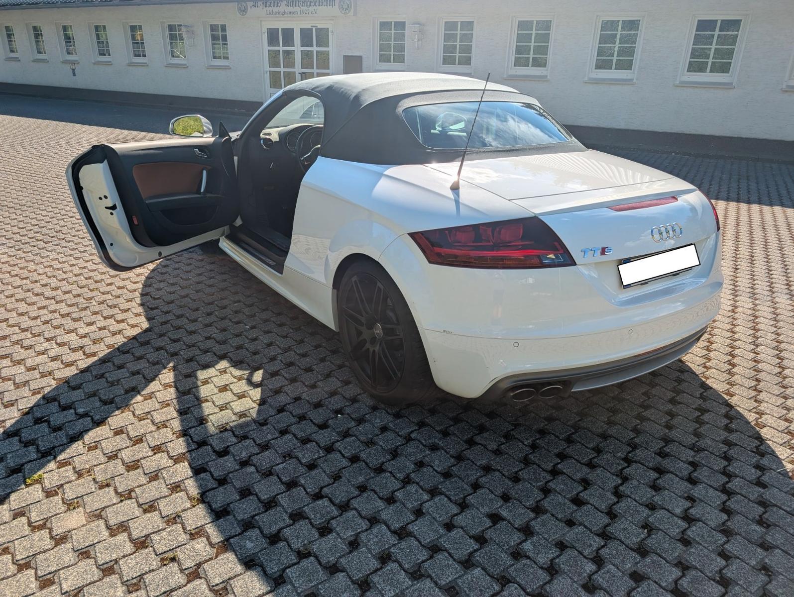 Audi TTS Roadster 2.0 TFSI quattro -Audi TTS Roadster