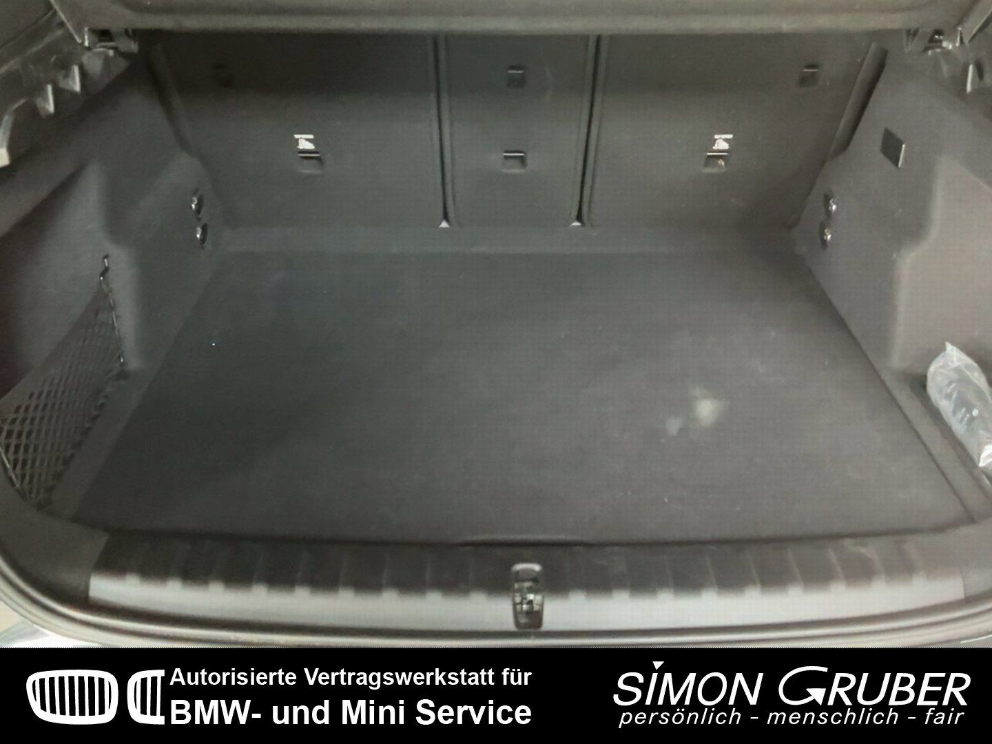 Fahrzeugabbildung BMW iX1 xDrive30 M Sport Pano el.Heckklappe AHK LED