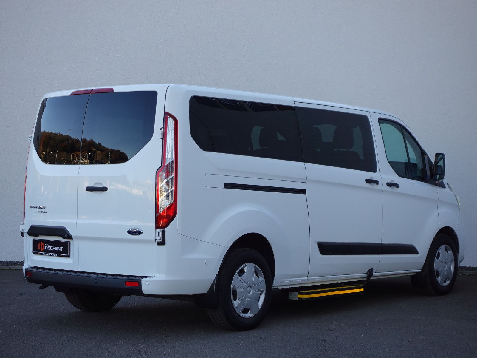 Fahrzeugabbildung Ford Transit Custom Kombi L2,9Sitze,Kamera,Trittbrett