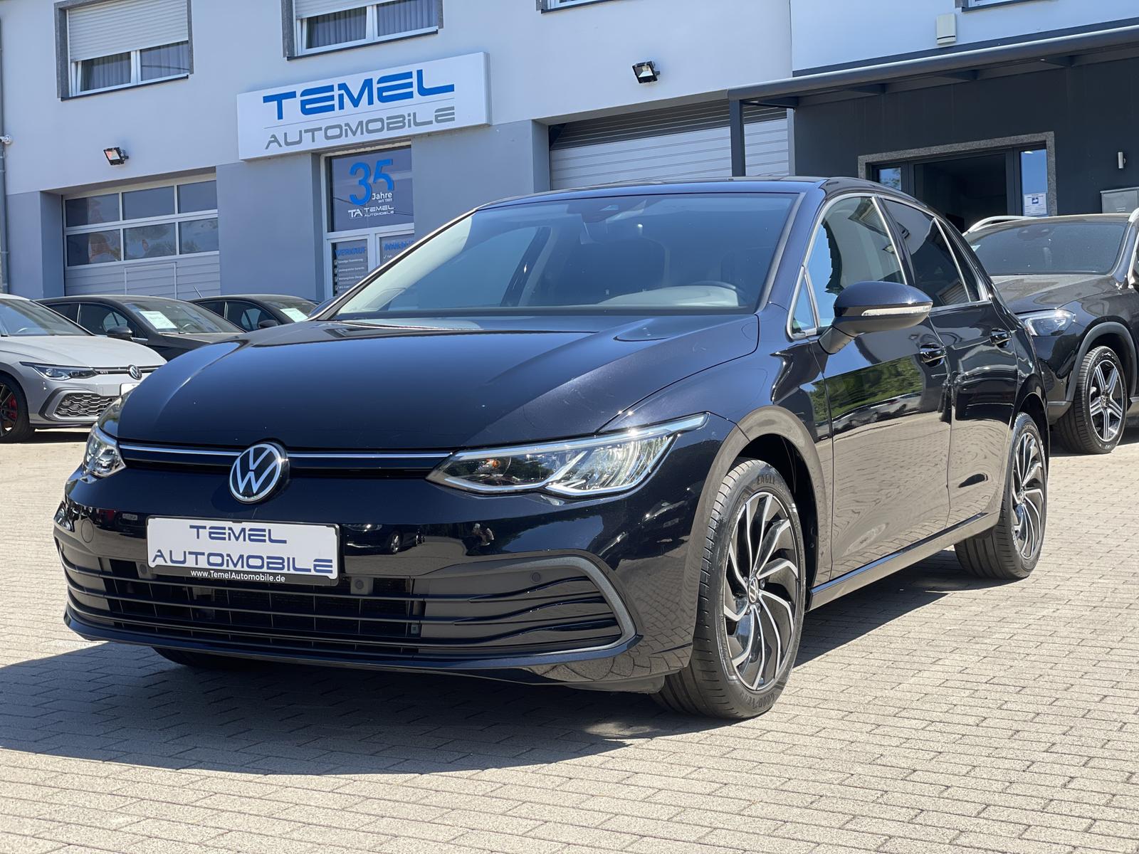 Volkswagen Golf VIII Lim. Life*8xFach*Navi*D-Cockpit*Klima*