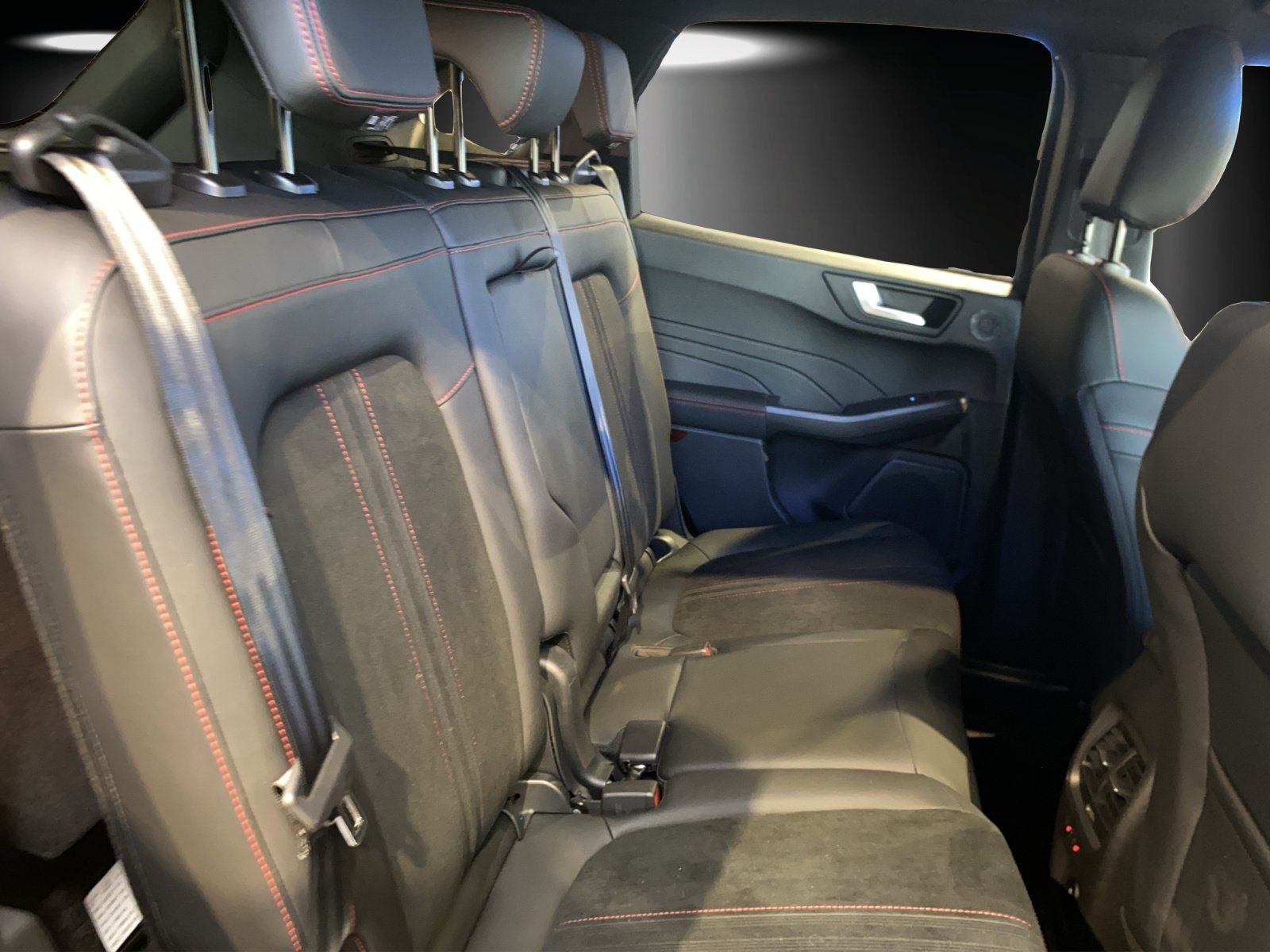 Fahrzeugabbildung Ford Kuga ST-Line X Black Package LED Matrix AHK Wint