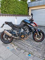 KTM 1290 Super Duke R, Akrapovic, viel Zubehör  - KTM Motorräder in München