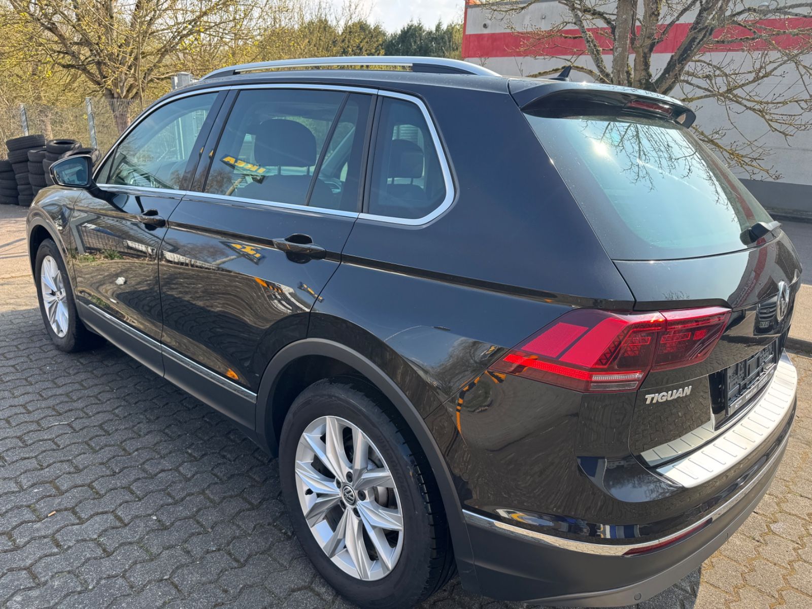 Fahrzeugabbildung Volkswagen Tiguan Highline BMT/Start-Stopp 4Motion LED+Kame