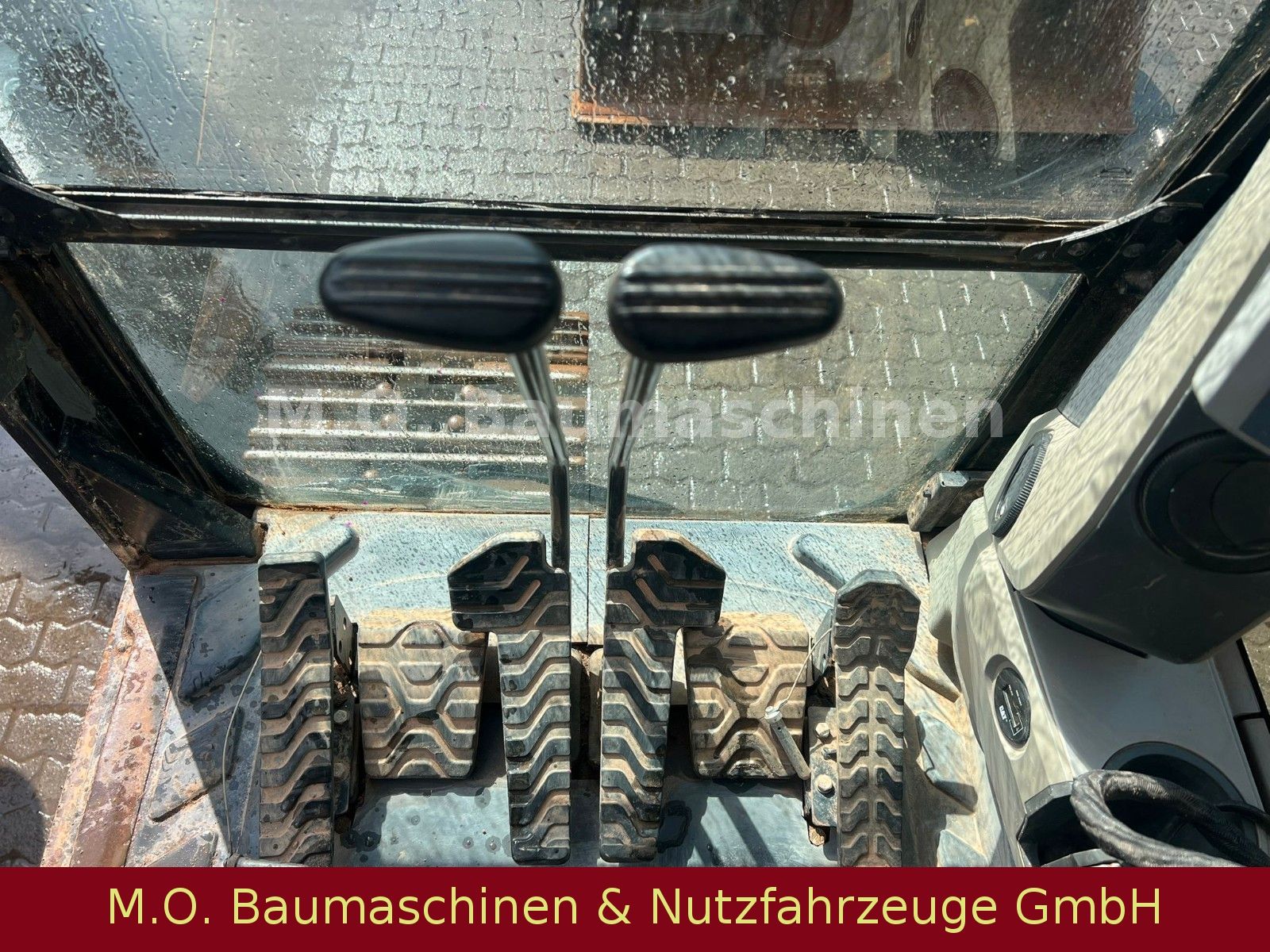 Fahrzeugabbildung CAT 323 EL /Trimble 3 D  VSA / Oilquick OQ 70/55