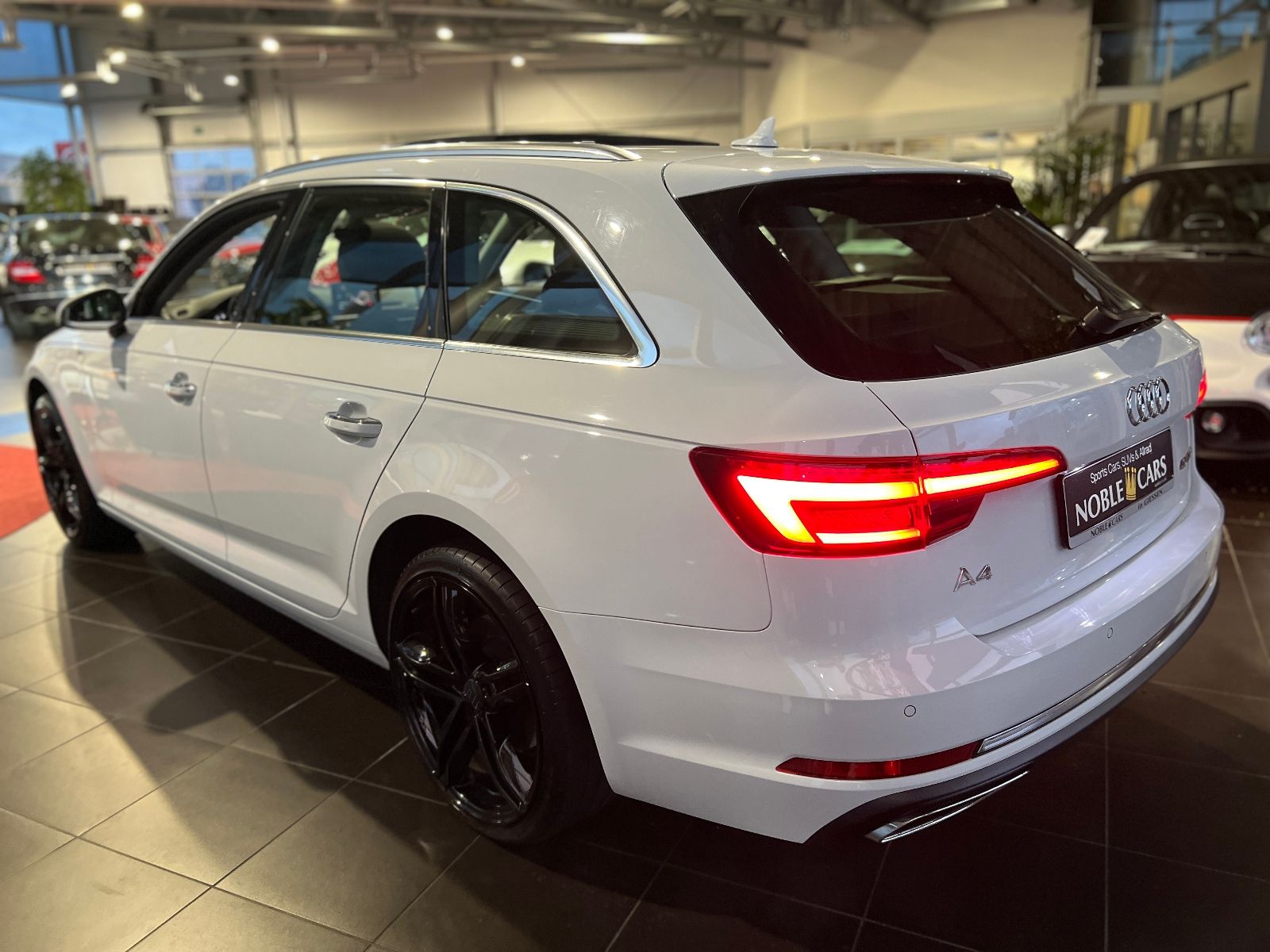 Fahrzeugabbildung Audi A4 Avant 40 TFSI design PANO LED NAV SHZ 19"