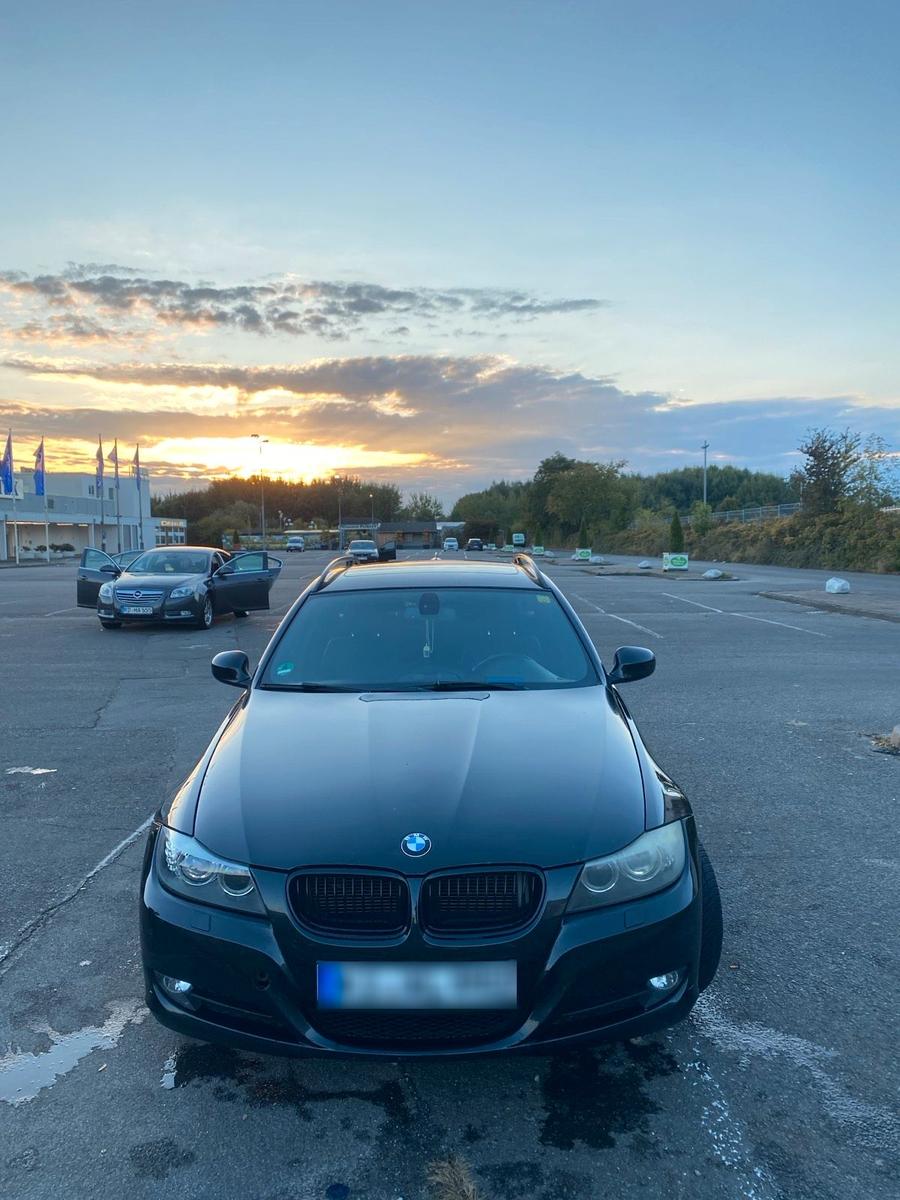 BMW 318, 2009