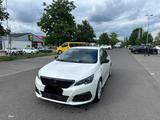 Peugeot 308 GT Line - Peugeot e-308