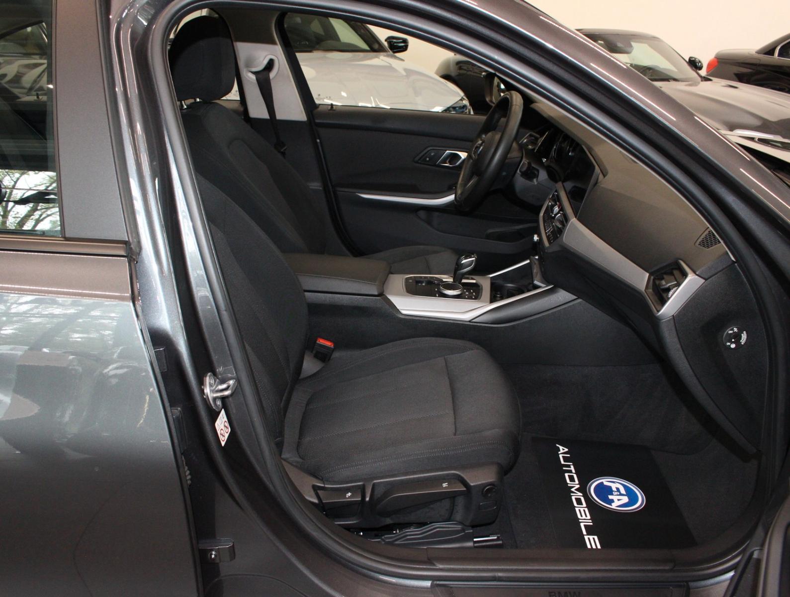 BMW 320i Advantage 1.Hand+GSD+CarPlay+Kamera+AHK