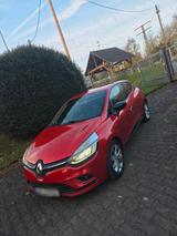 Renault Clio IV Luxe 1.5dCi Navi KeylessGO... - Renault Clio Luxe mit Diesel-Antrieb