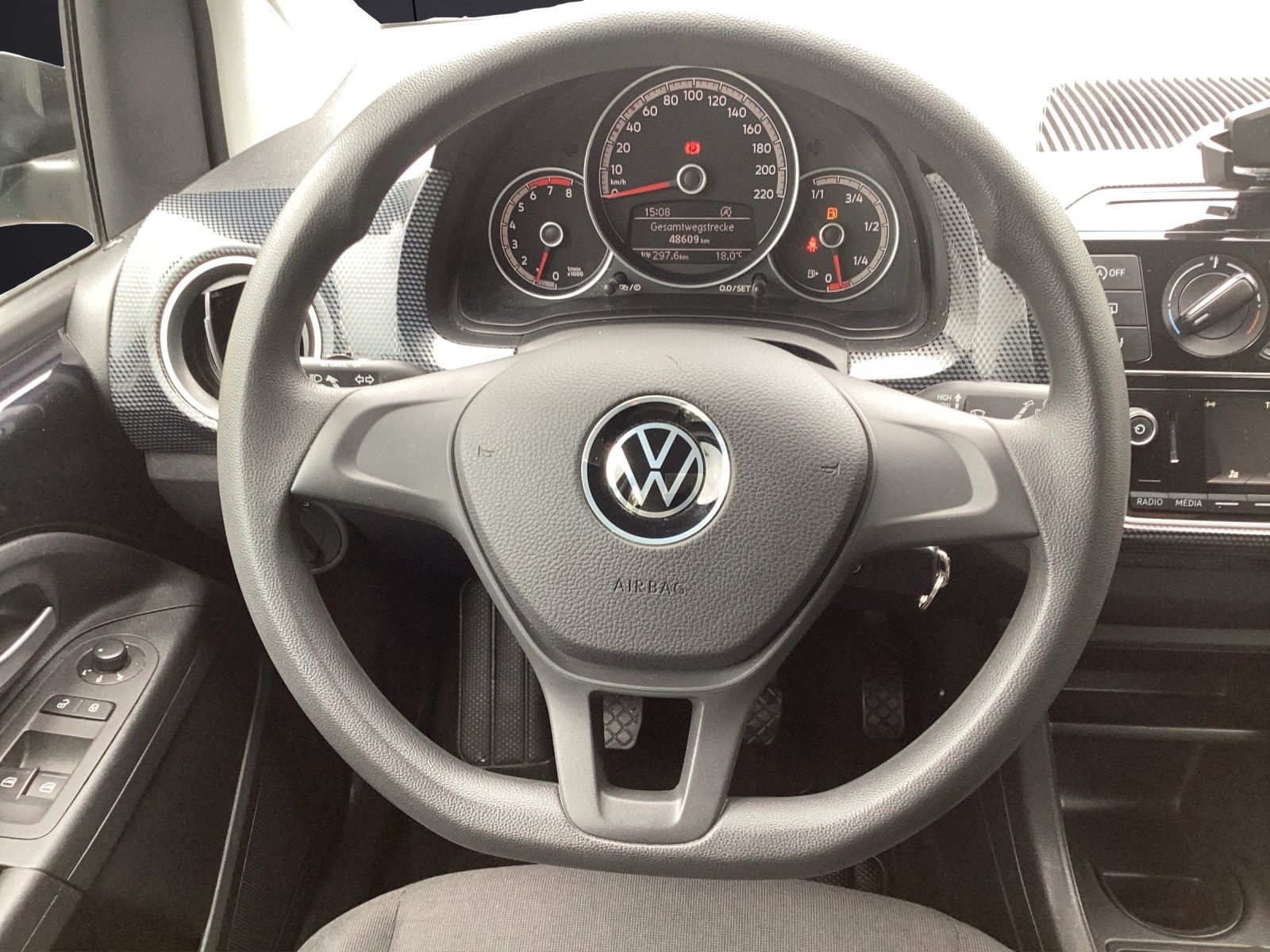 Fahrzeugabbildung Volkswagen up! CLIMATIC SHZ GRA PDC NSW