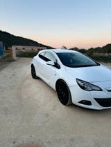 Opel Astra j - Opel Astra mit Diesel-Antrieb: Kleinwagen