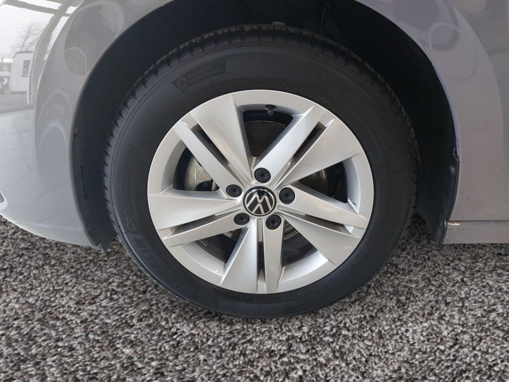 Fahrzeugabbildung Volkswagen Golf 1.0 TSI  Life ACC Navi