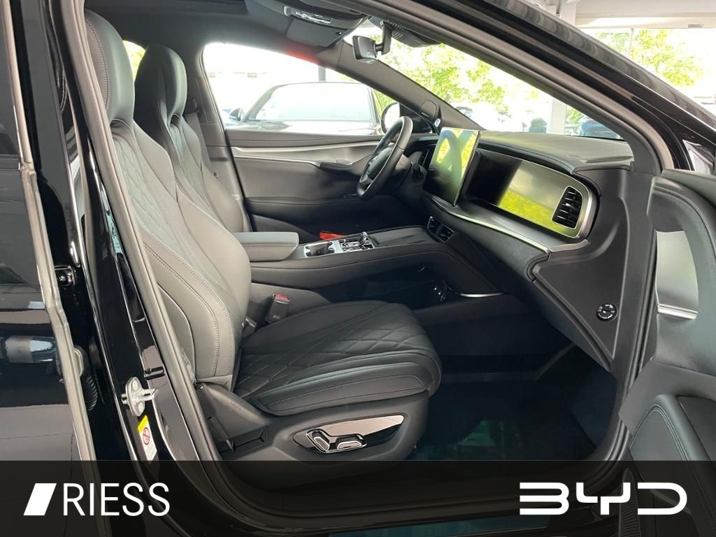 BYD SEALION 7