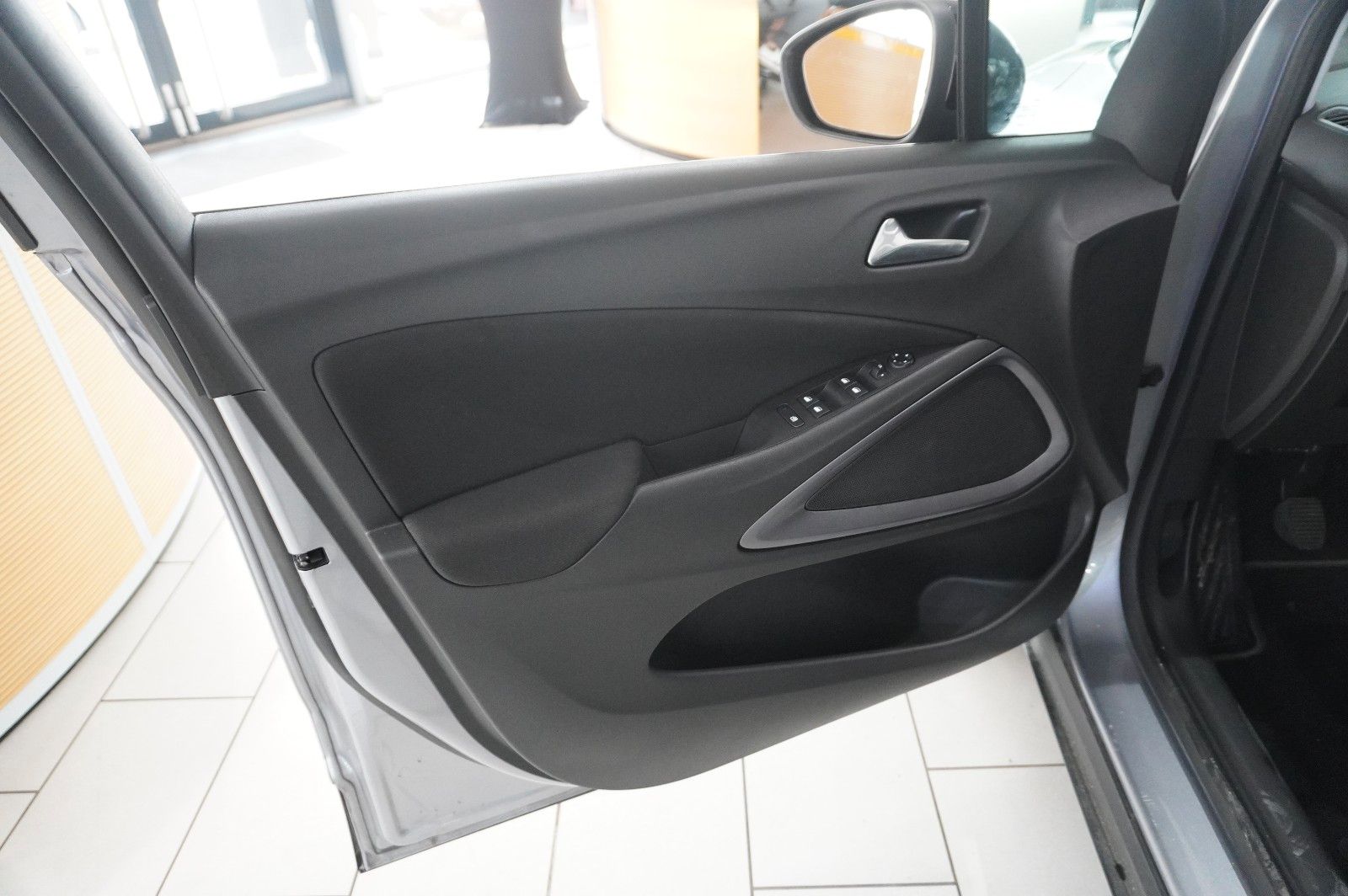 Fahrzeugabbildung Opel Crossland (X) 1.2 EDITION NAVI/LED/KAMERA/TEMP.