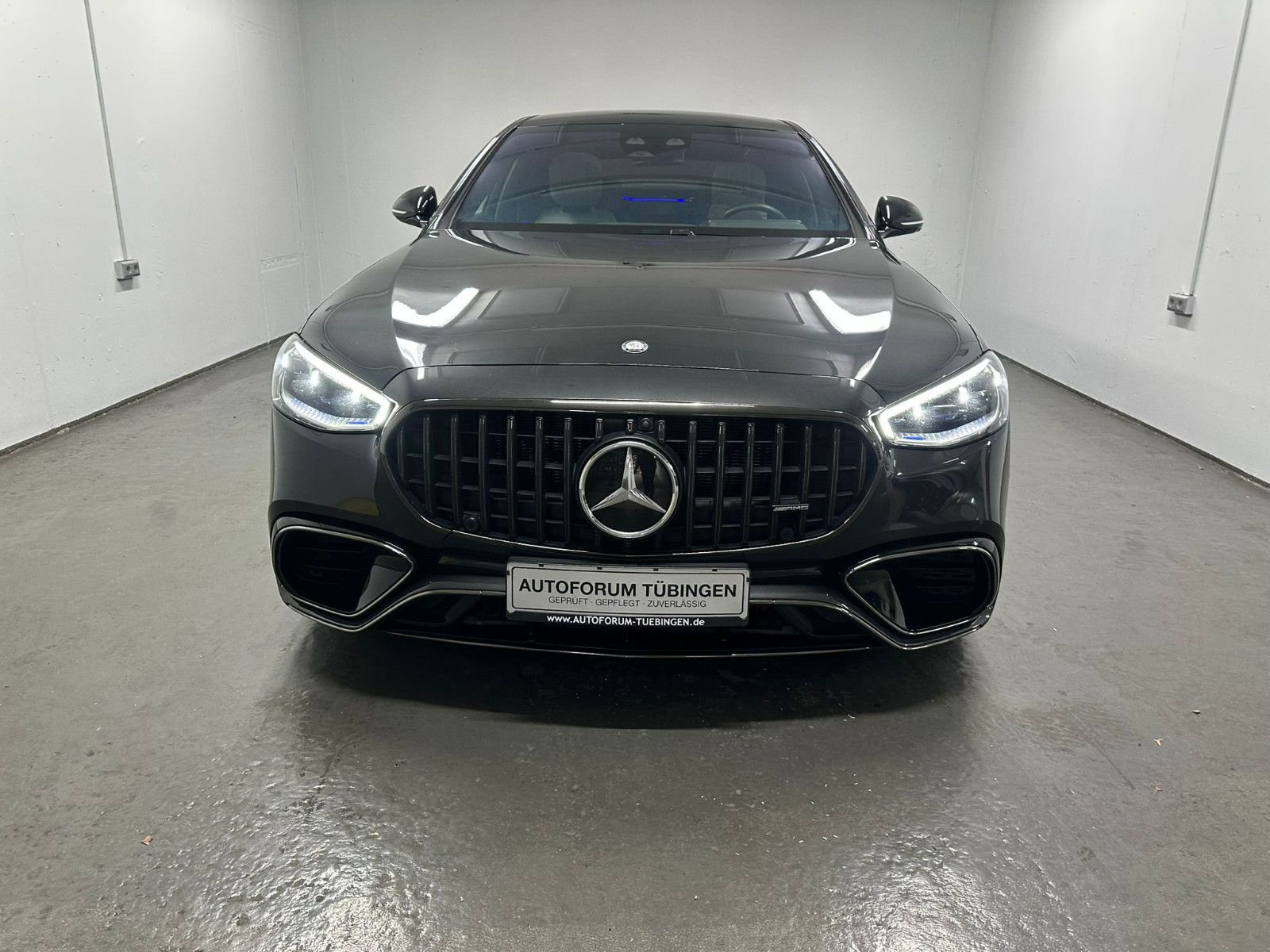 Fahrzeugabbildung Mercedes-Benz S 63 E Performance L *KERAMIK*TV*PANO*