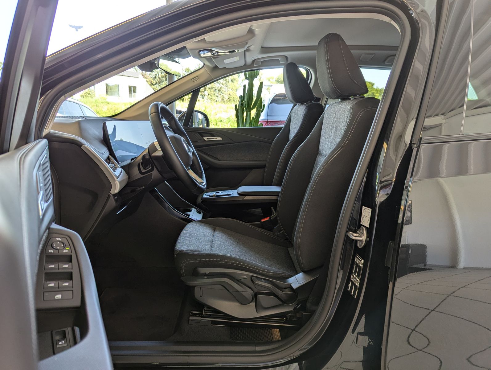 BMW 218 Active Tourer Aut AHK Pano Cam Premium-Paket - Image 12