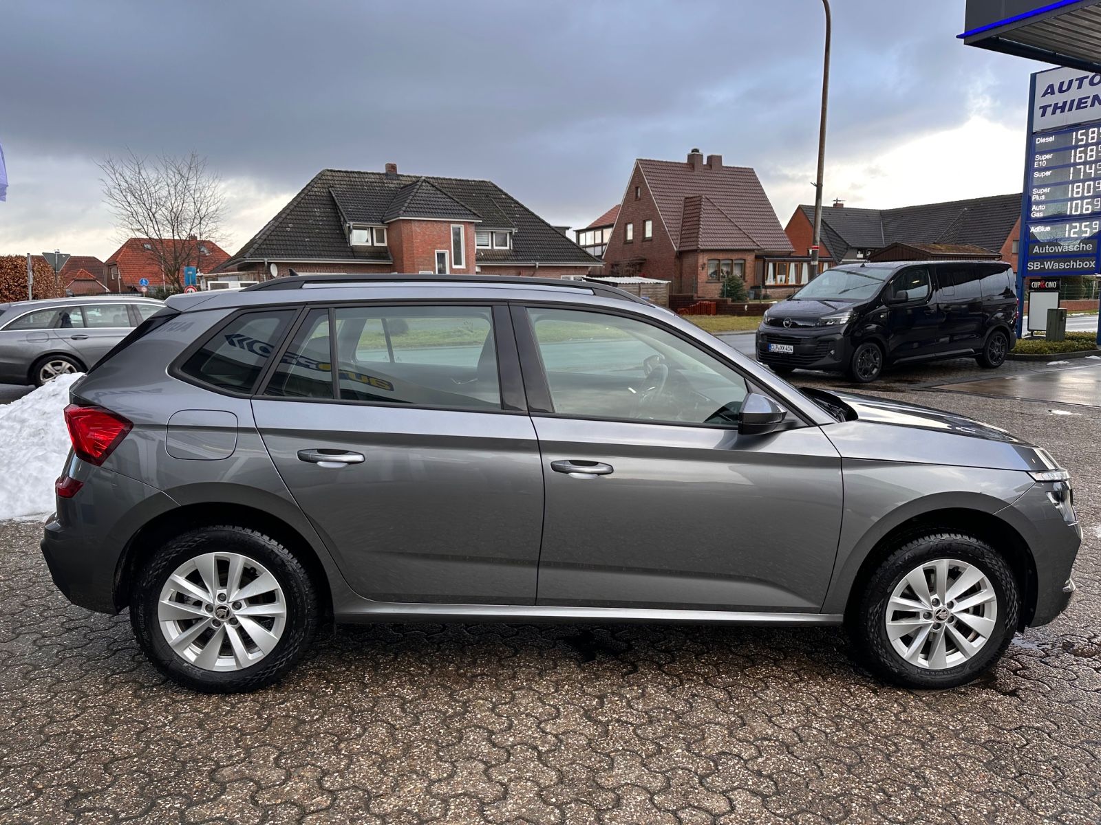 Fahrzeugabbildung SKODA Kamiq Selection 1.0 TSI DSG LED/PDC/APP/GRA