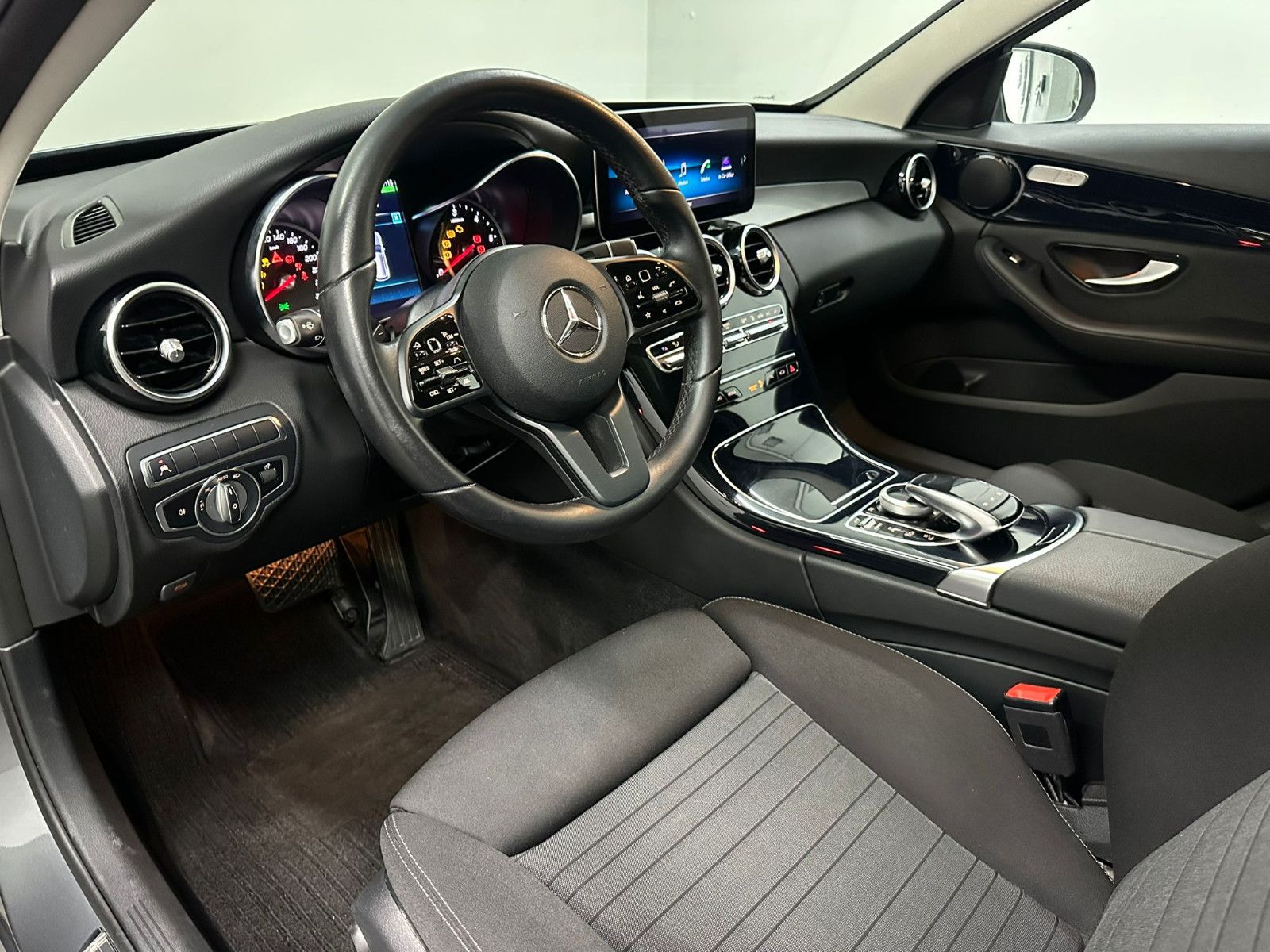 Fahrzeugabbildung Mercedes-Benz C 300 de T Autom.*AVANTGARDE*DISTRO*PANO*IHC*LED