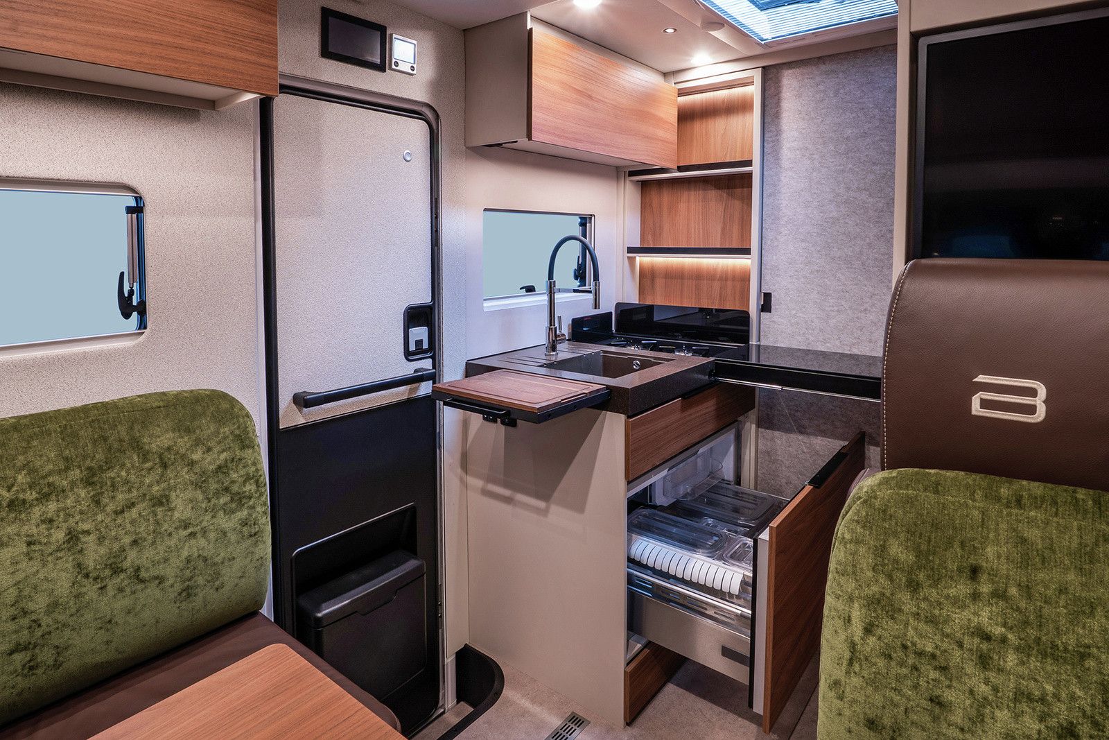 Fahrzeugabbildung Bürstner Signature SFT 7.1 - AHK - AUTOMATIK