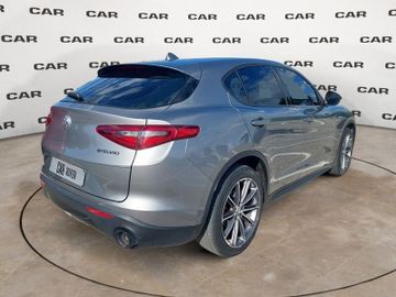 Alfa-Romeo Stelvio - 5