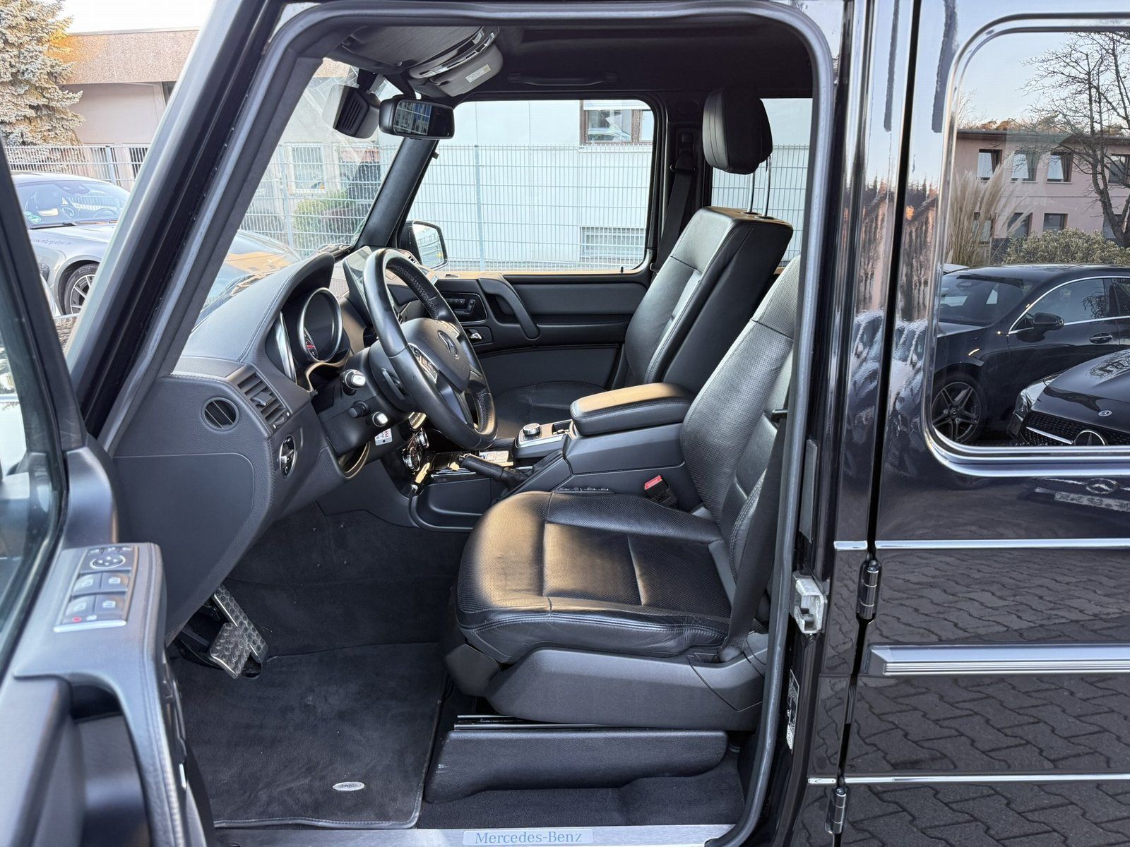 Fahrzeugabbildung Mercedes-Benz G 500 AHK*SCHIEBEDACH*STANDHEIZUNG+HARMAN-KARDON