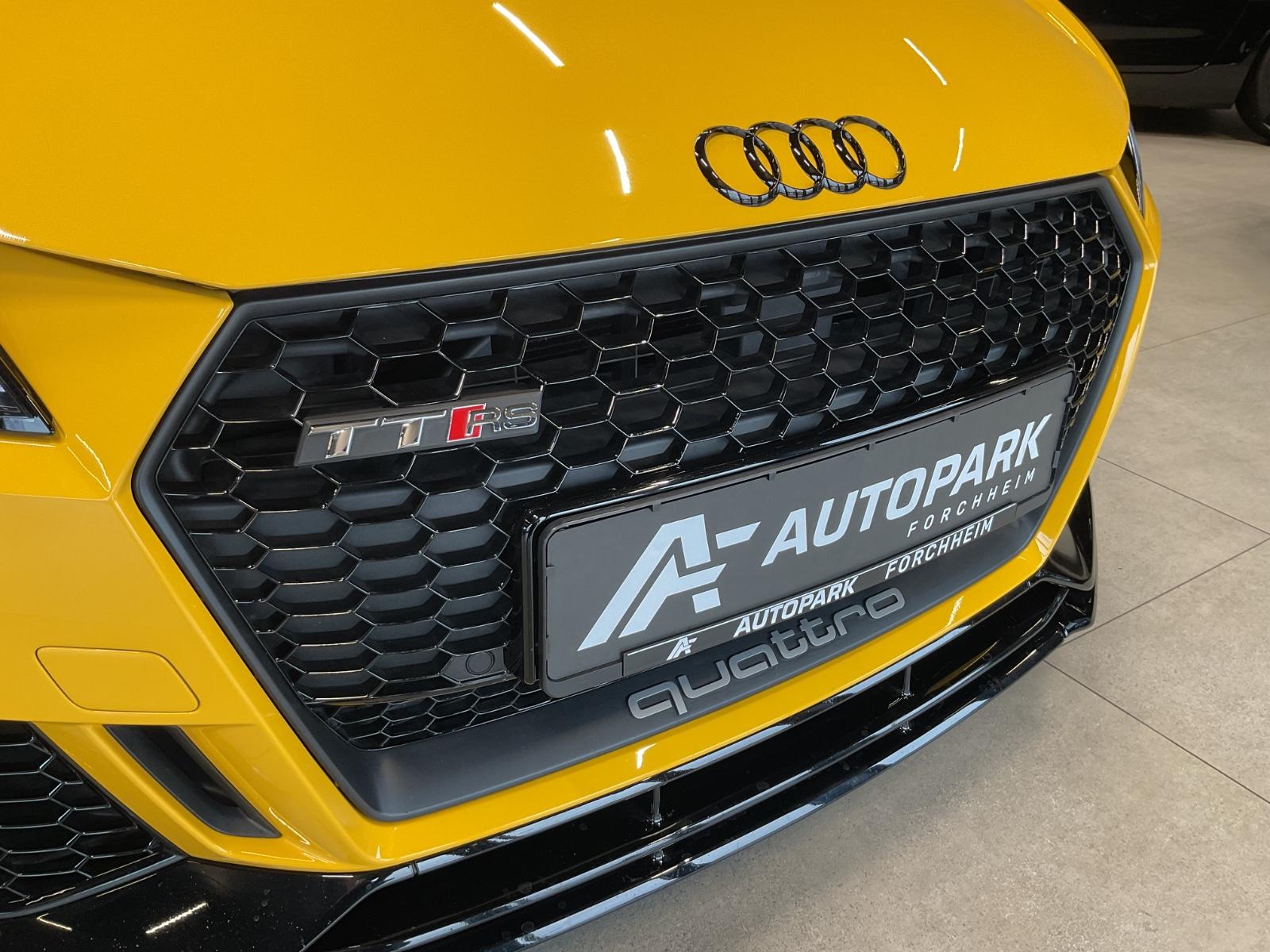 Audi TT RS Coupe Akropovic B&O Matrix 440PS 280km/h