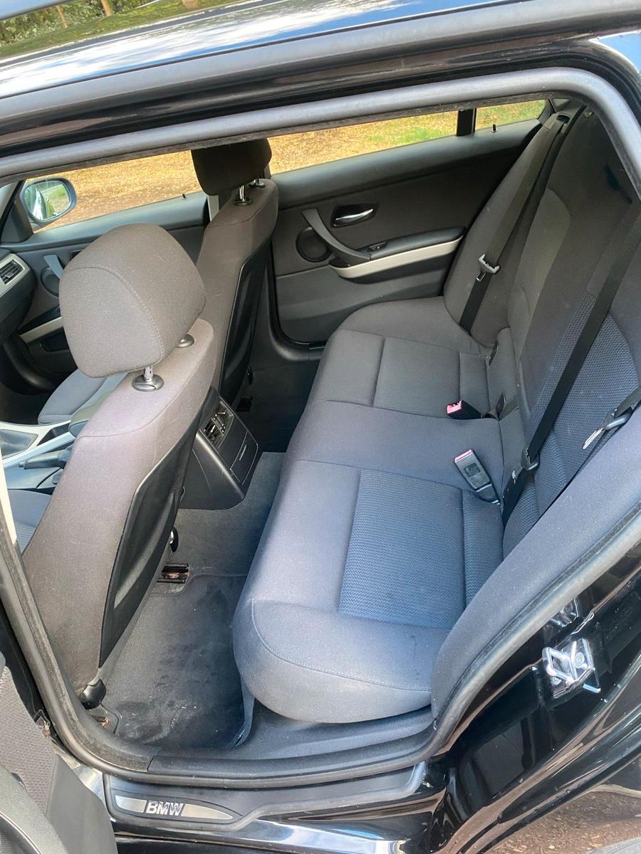 BMW 318 2010 — photo 15