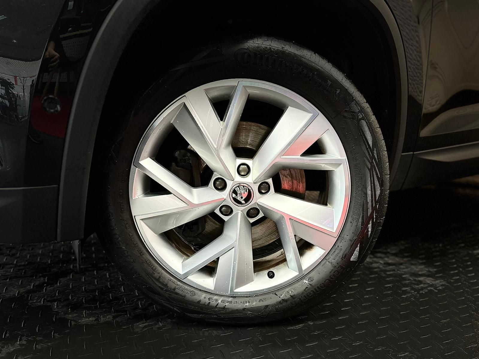 SKODA Kodiaq 2.0TDI STYLE 4x4* LED#SHZ#LH#ACC#KEYL#AHK - Image 9