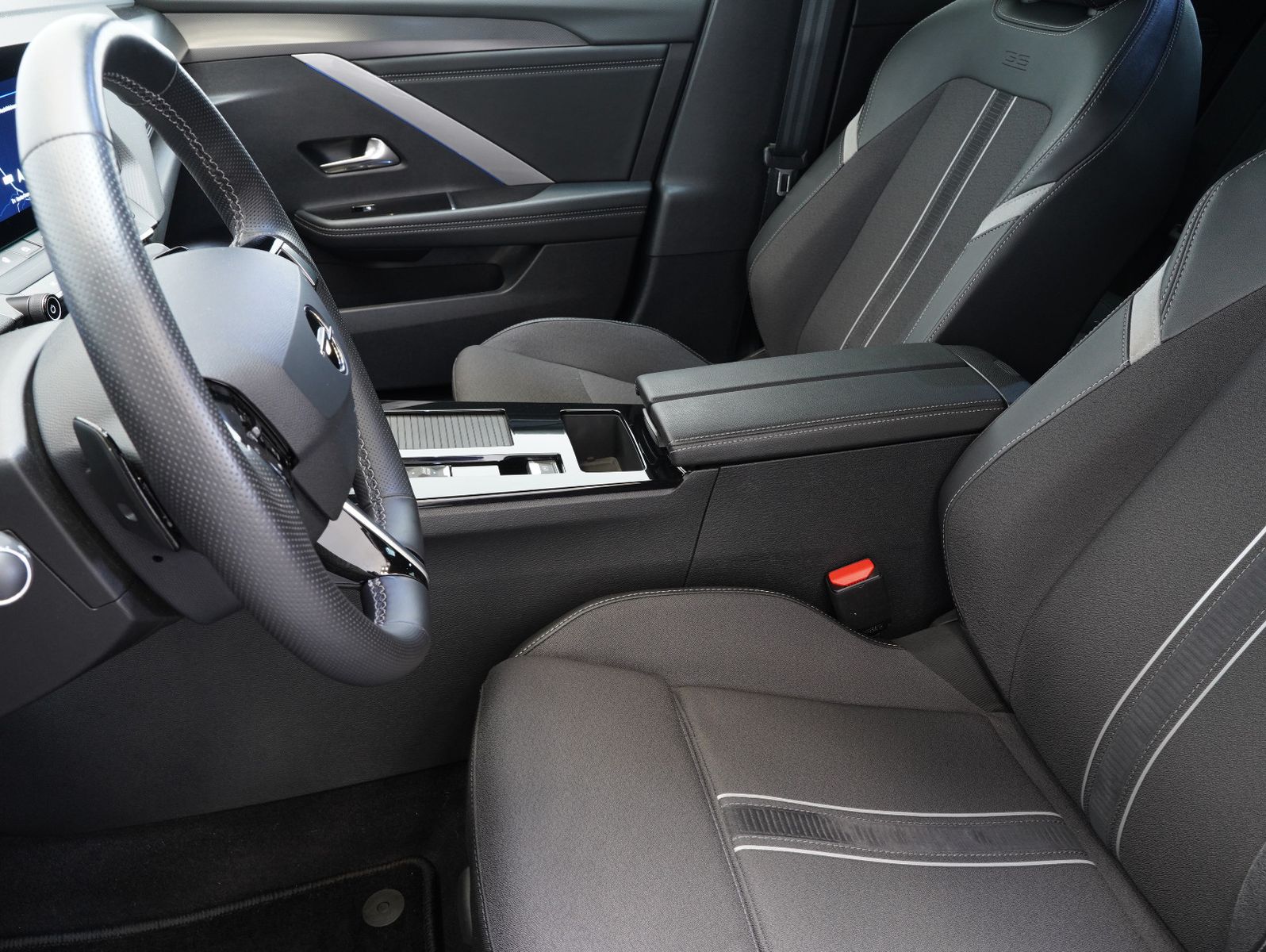 Fahrzeugabbildung Opel Astra L 1.2 Turbo Sports Tourer GS