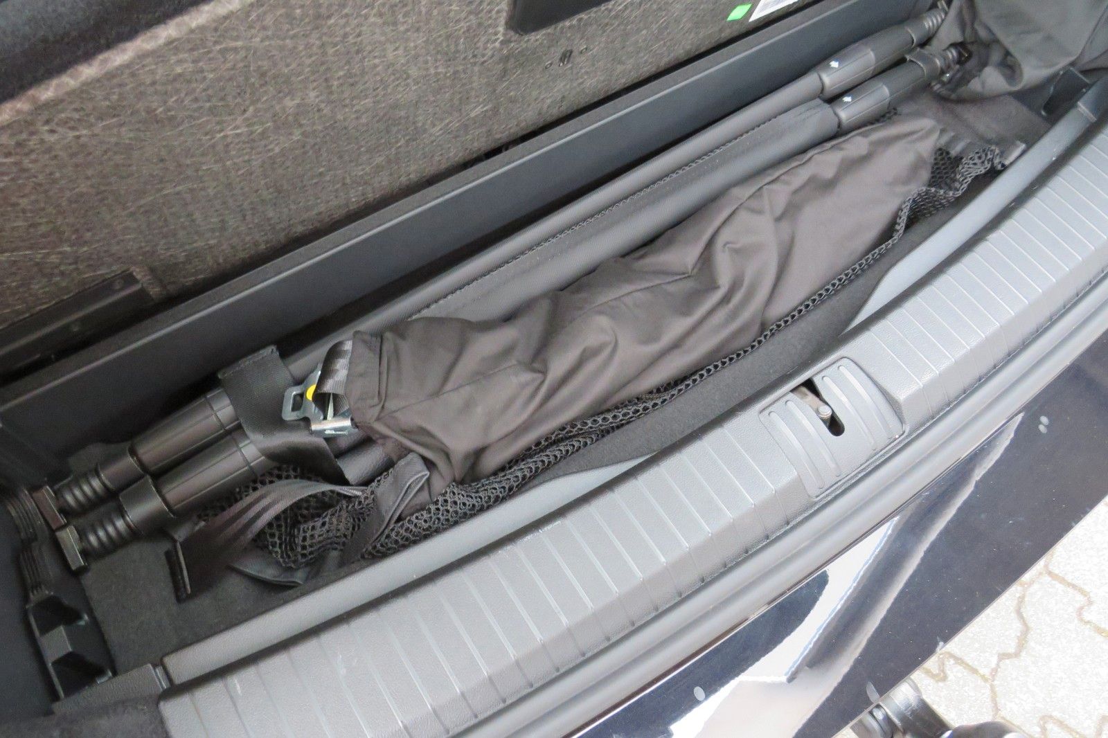 Fahrzeugabbildung Volkswagen Touran Comfort DSG AHK 7-SITZE KAMERA LED 1.H