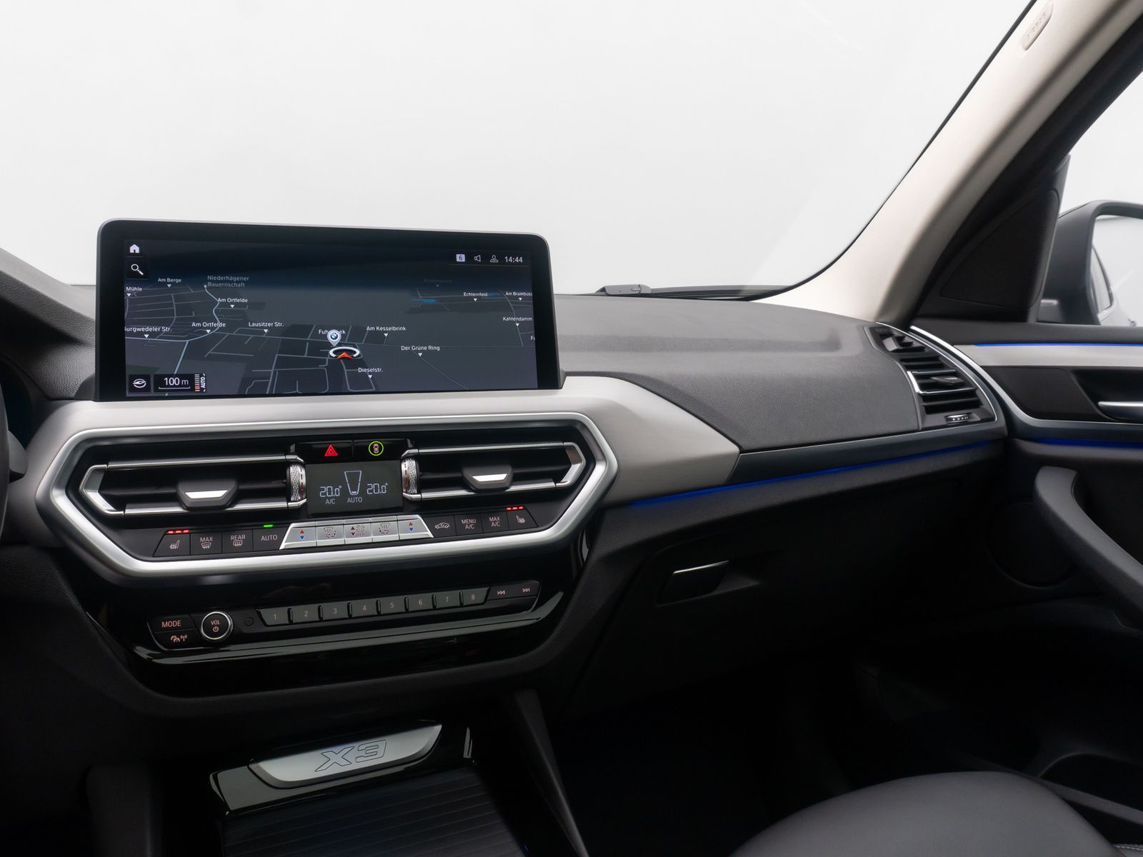 Fahrzeugabbildung BMW X3 xD30i  DAB Kamera HiFi AHK Panorama Laser 19"