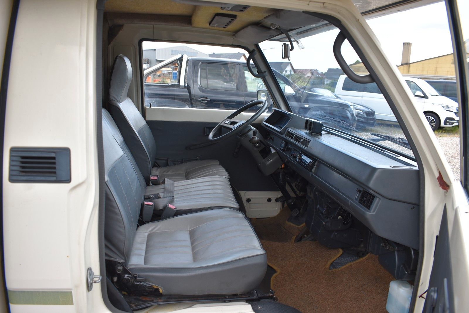 Fahrzeugabbildung Eura Mobil Mitsubishi L300 Euromobil Sofort einsatzbereit H