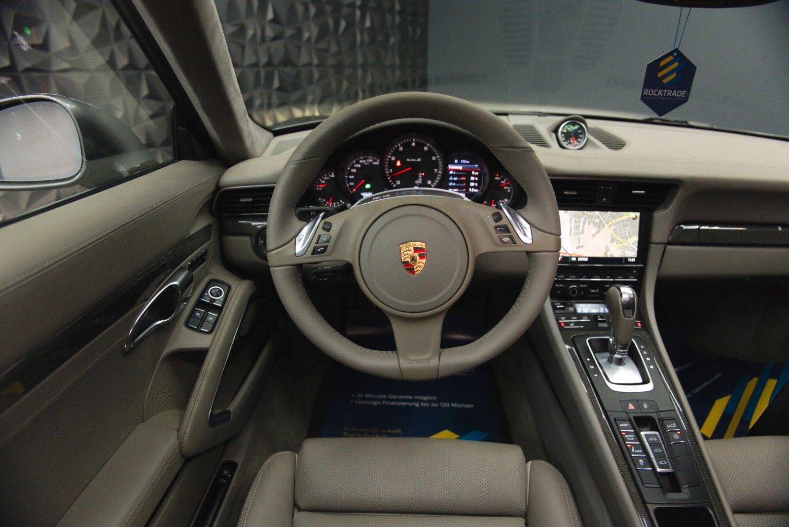 Fahrzeugabbildung Porsche 991 911 Turbo S Coupe Chrono+ | Ceramic | Carbon