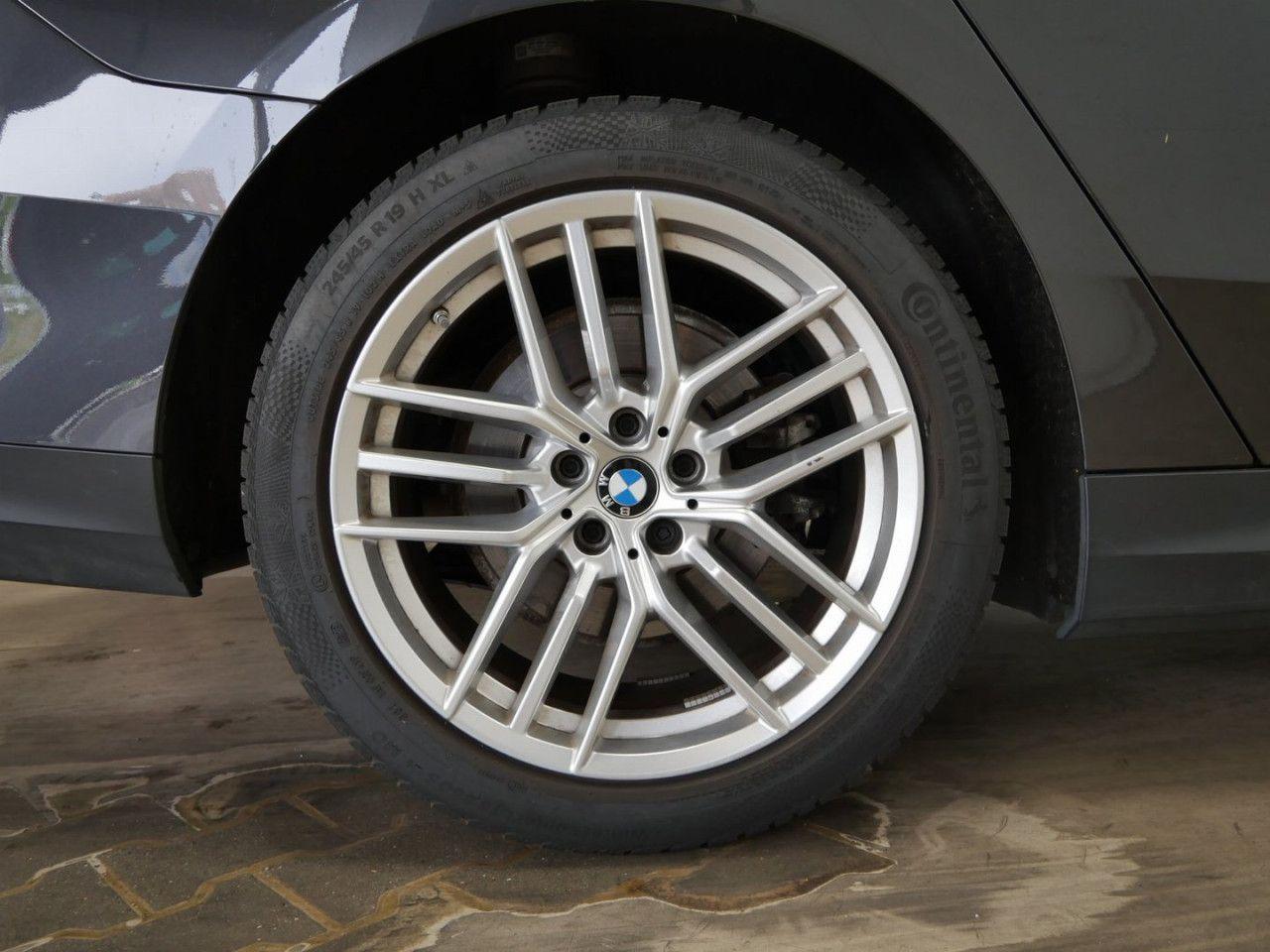 BMW 530e xDr Limo LivProf DAProf 360° KomfSi B/W