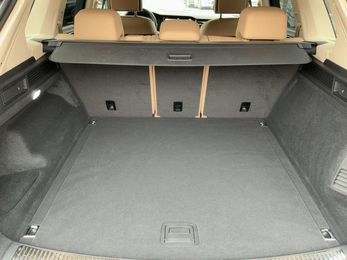 Volkswagen Touareg 3.0 TDI 4M DSG 5JG+HD-MATRIX+NAV+AIR+AHK