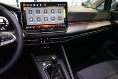 VW Golf 1.5 TSI Life | LED | ACC | Pano | 17" VW Golf 1.5 TSI Life | LED | ACC | Pano | 17"