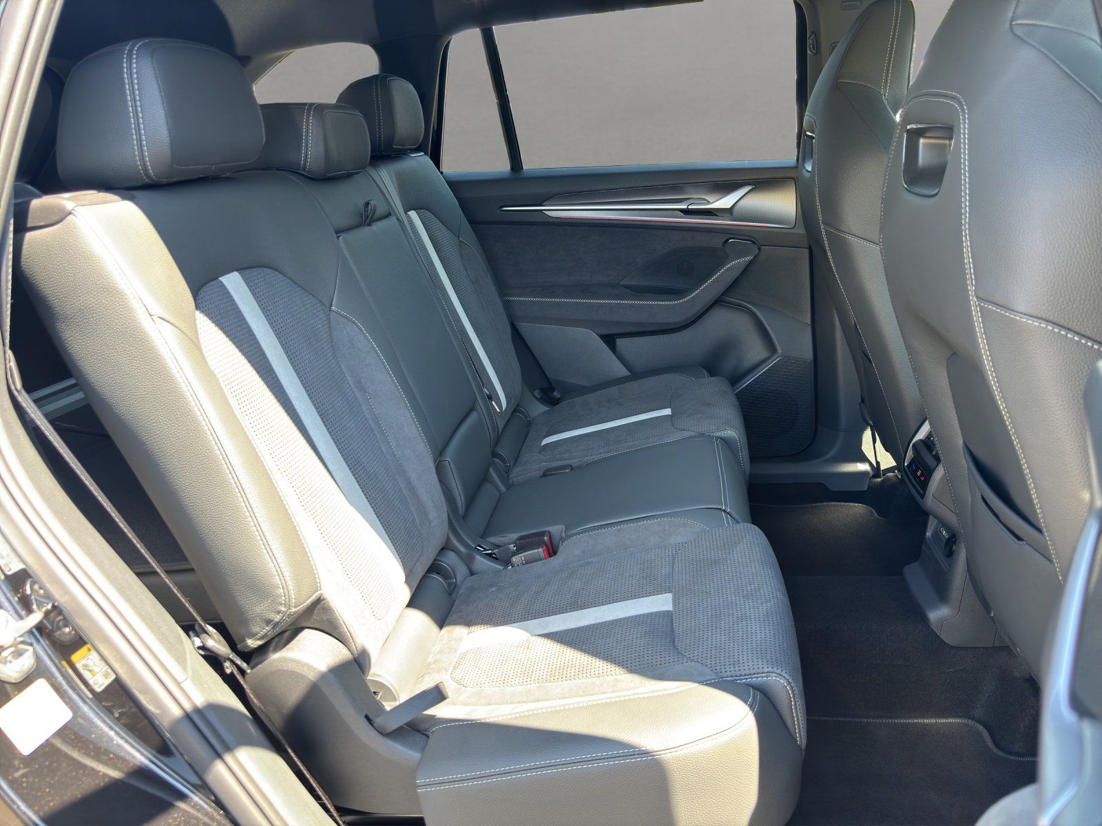 Fahrzeugabbildung SKODA Kodiaq Sportline 1,5 TSI m-HEV 110 kW DSG