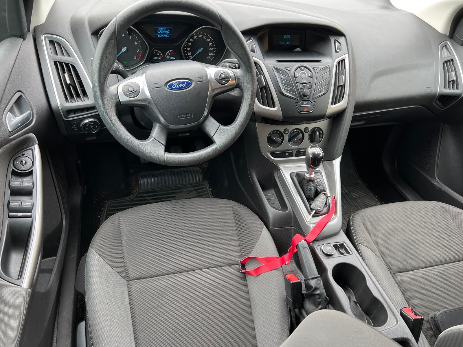 Ford Focus 2013 — photo 12