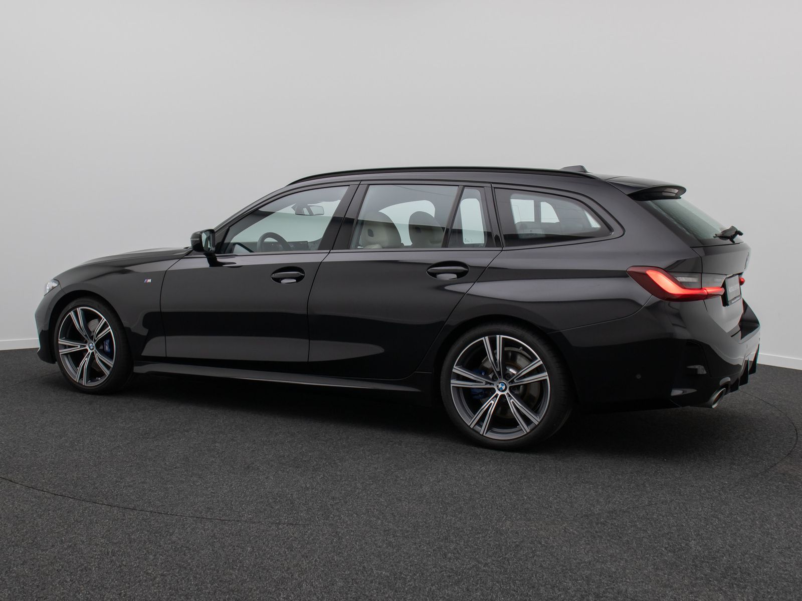 Fahrzeugabbildung BMW 330i MSport DAB Memory Kamera H/K Komfort 19Zoll