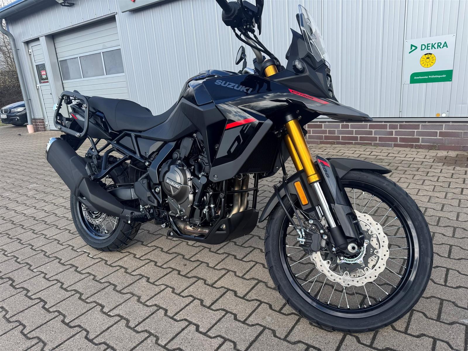 Suzuki V-Strom 800DE Travel Edition inkl. Koffer