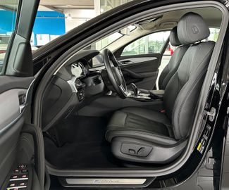 Fahrzeugabbildung BMW 530e iPerf Aut Alarm Kamera NaviBusiness Leder