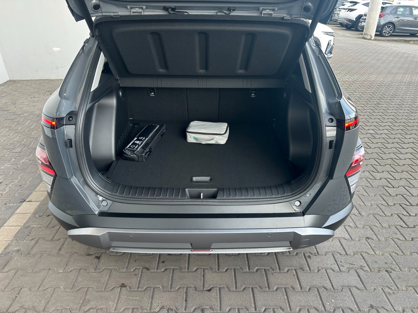 Fahrzeugabbildung Hyundai Kona Hybrid Trend 1.6l 129PS Navi/SHZ!