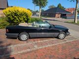 Mercedes-Benz E 220 E 220 - Mercedes-Benz E 220 mit Benzin-Antrieb: Automatik