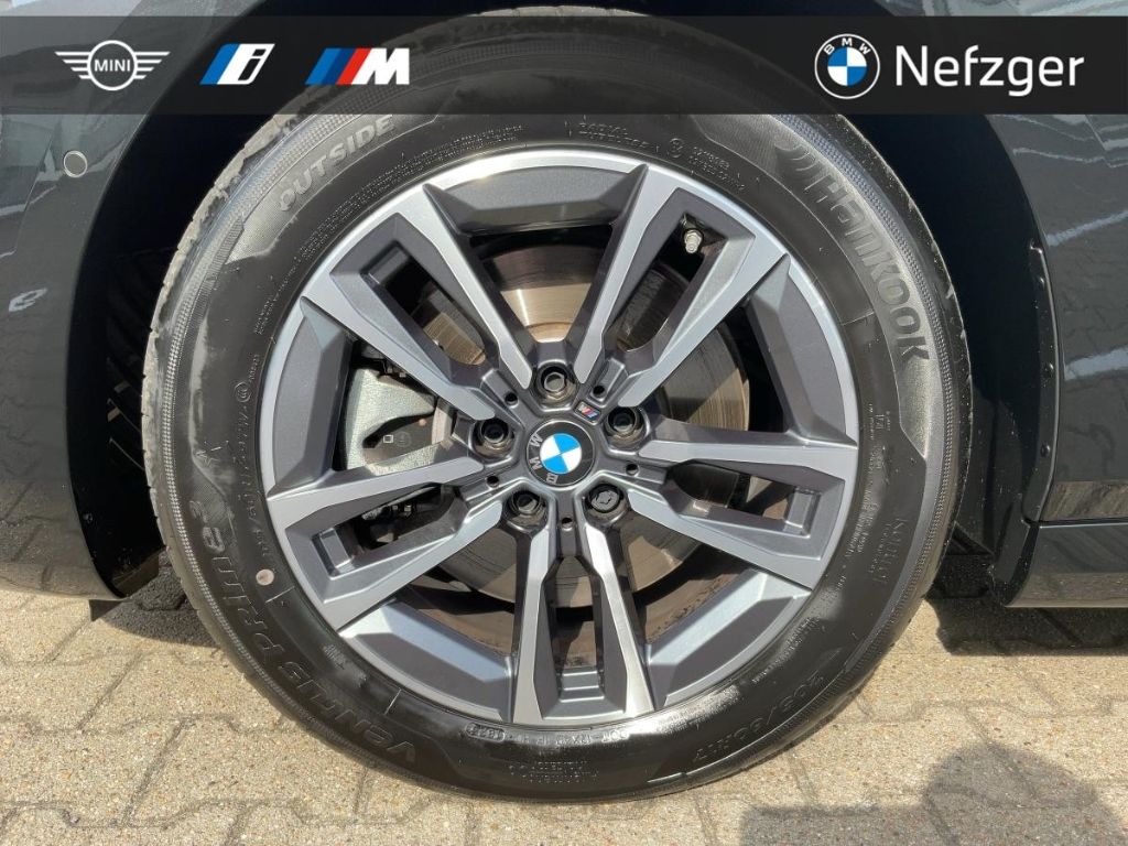 BMW 223 Active Tourer - Bild 12