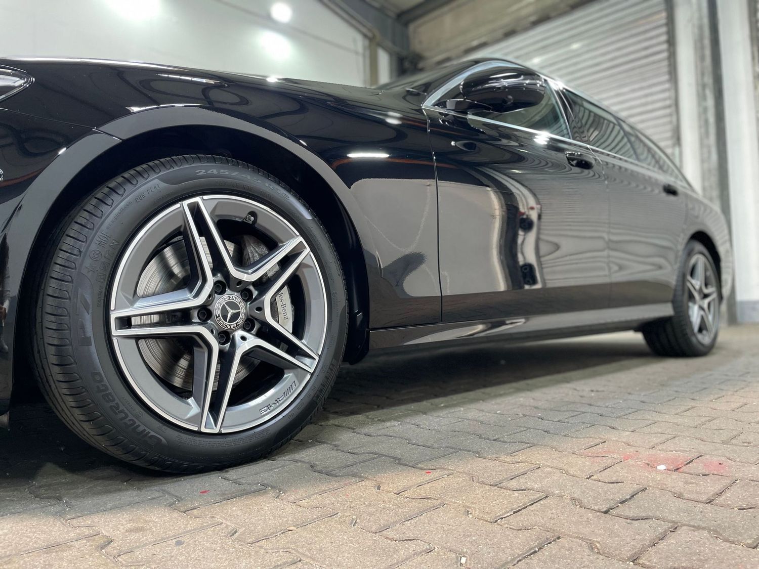 Fahrzeugabbildung Mercedes-Benz E 300 e AMG #Wide.#LED#Distr.#Memory#HeadUp#360°