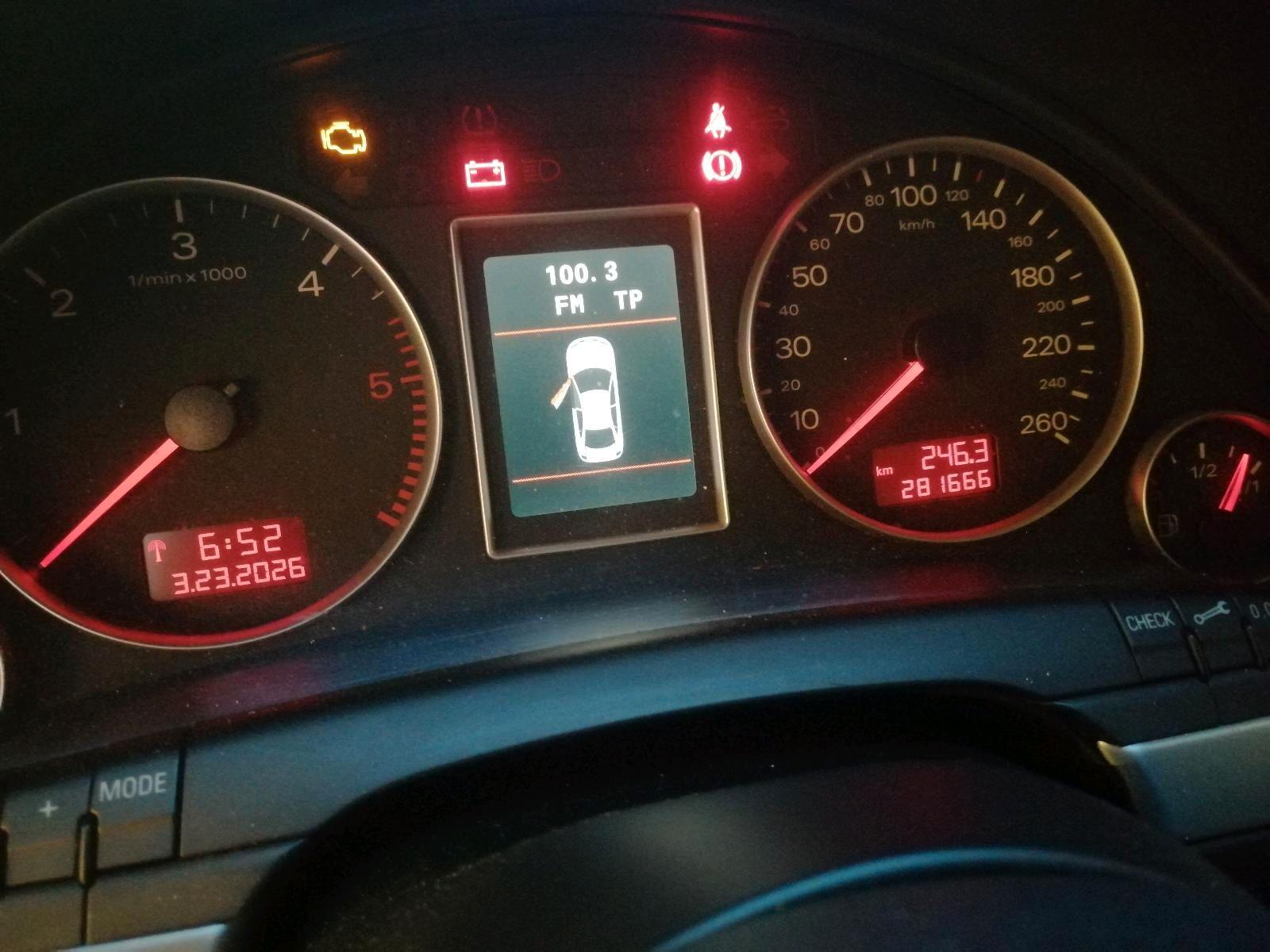 Audi A4 2005 — photo 12