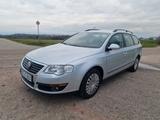 Volkswagen Passat 2.0 TDI/DSG/TÜV NEU/ MOTOR-GETRIEBE TOP - Volkswagen Passat aus 2010: Kombi