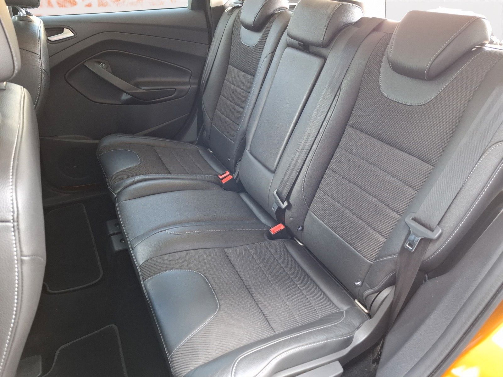 Fahrzeugabbildung Ford Kuga Titanium