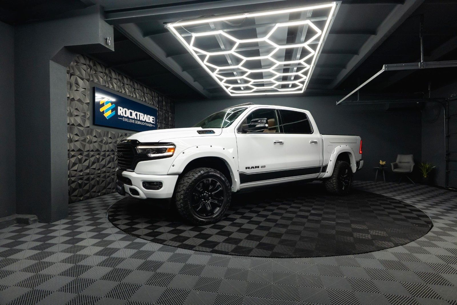 Fahrzeugabbildung Dodge RAM 5.7 V8 HEMI 4x4 LIMITED LONGHORN 100%Options